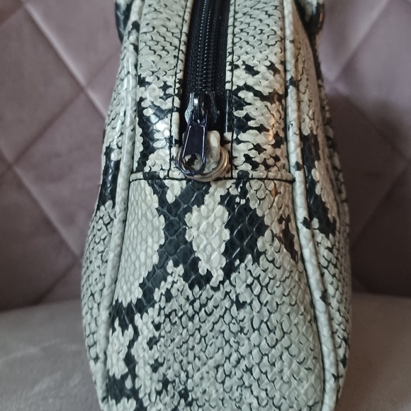 Vintage Nine West Faux Snakeskin Mini Bowler Bag - Picture 5 of 10